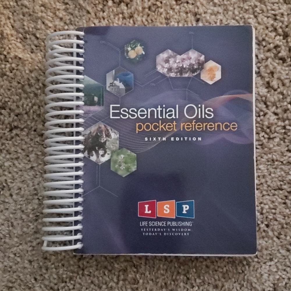 Essential Oils pocket reference 6th Edition